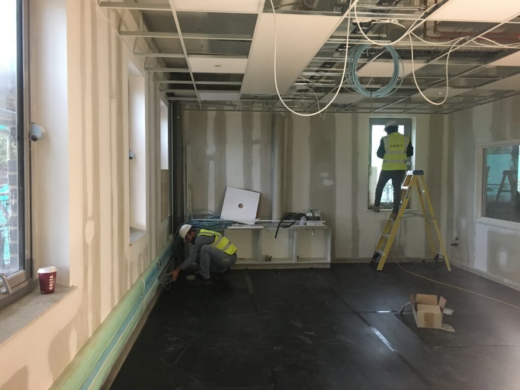 UKPC healthcare building support works within Kingston Hospital compound_2